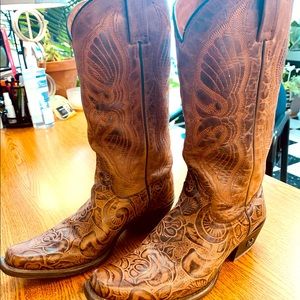 Western boots. Size 7.5 dark brown